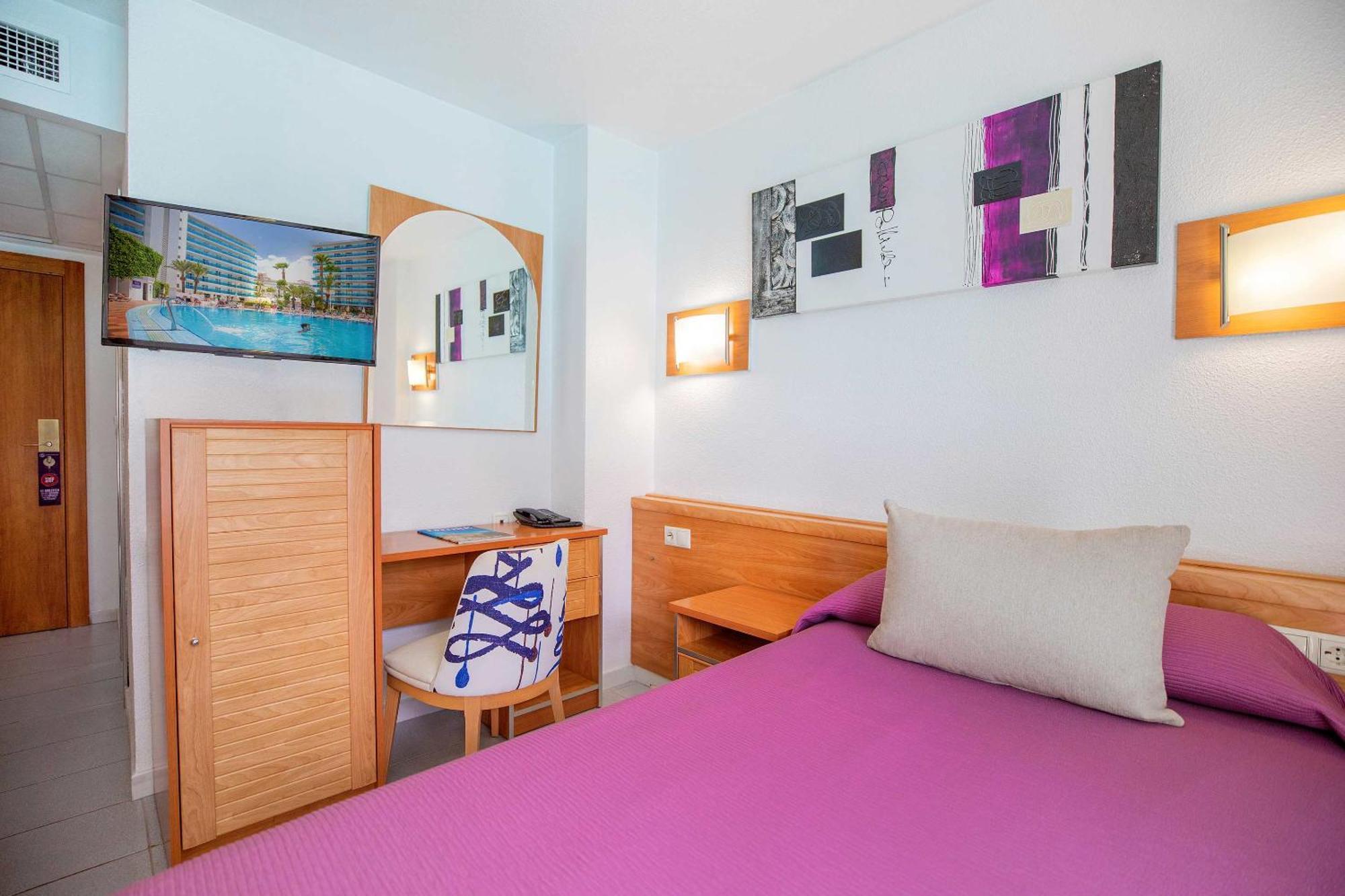 Hotel Servigroup Venus Бенидорм Номер фото