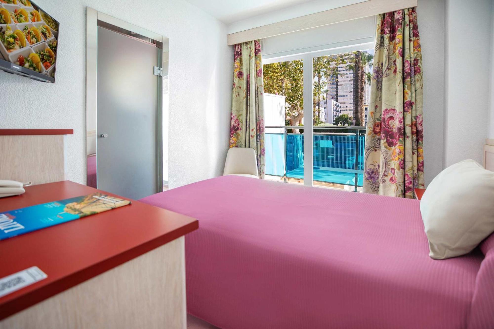 Hotel Servigroup Venus Бенидорм Номер фото
