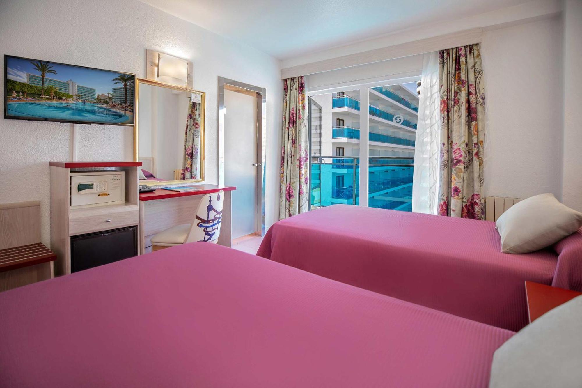Hotel Servigroup Venus Бенидорм Номер фото