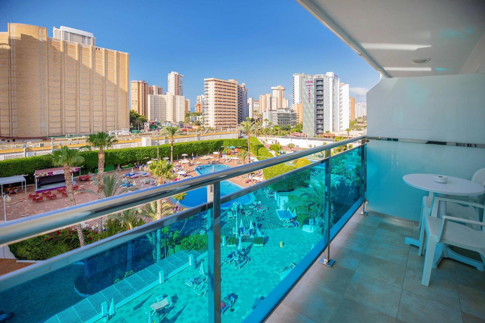 Hotel Servigroup Venus Бенидорм Номер фото